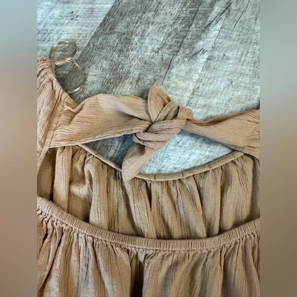 Old Navy size LARGE tan top, puffy sleeve-elastic cuff - Picture 12 of 13